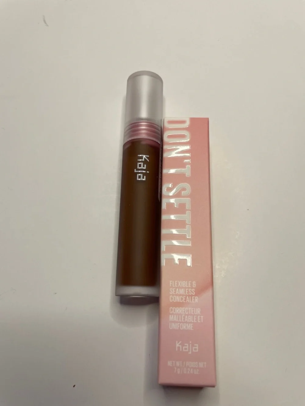 NIB KAJA Flexible & Seamless Concealer.  Coffee bean Café.  #12